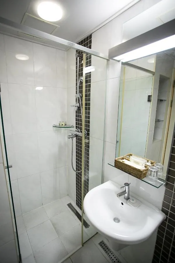 Hotel Hu Incheon Airport 4*,